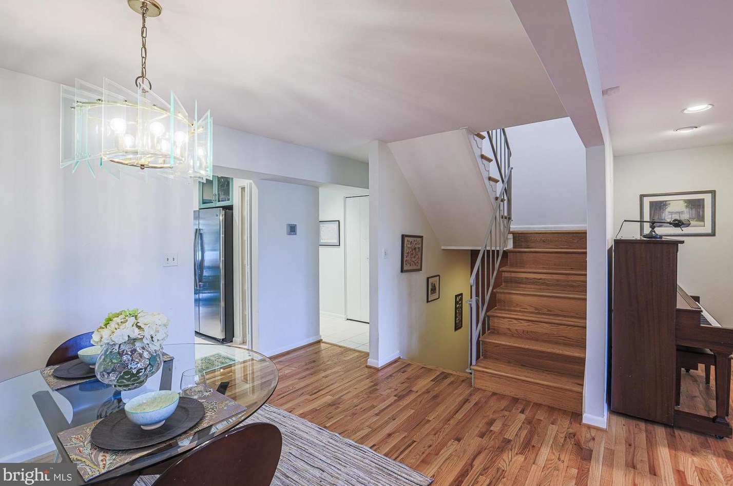 6114 Buckingham Mnr Dr, Baltimore MD 21210-1004 exterior