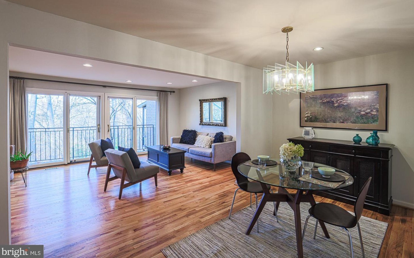 6114 Buckingham Mnr Dr, Baltimore MD 21210-1004 exterior