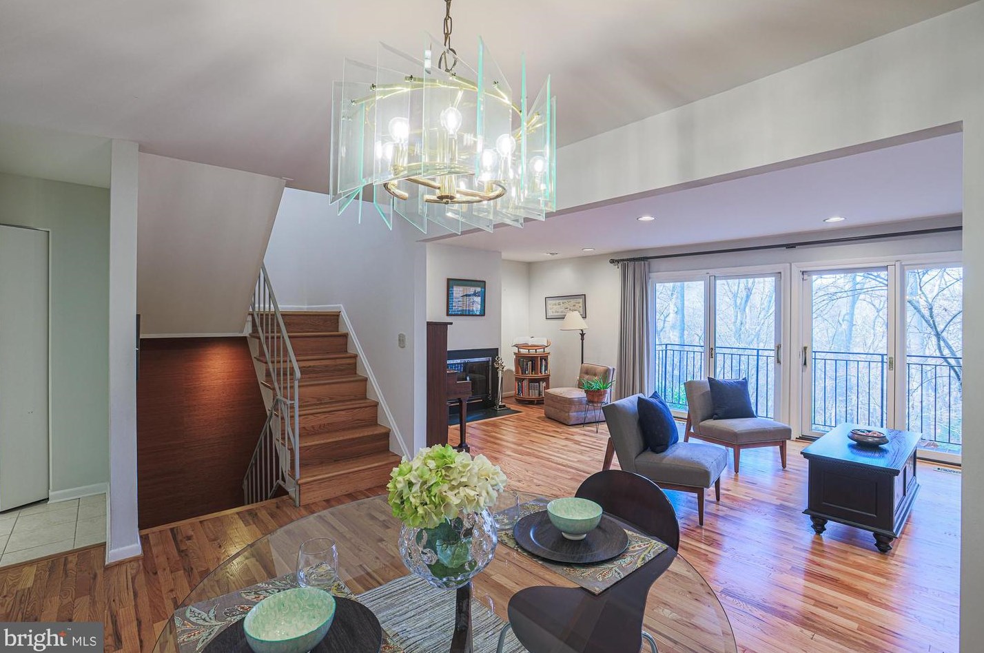 6114 Buckingham Mnr Dr, Baltimore MD 21210-1004 exterior