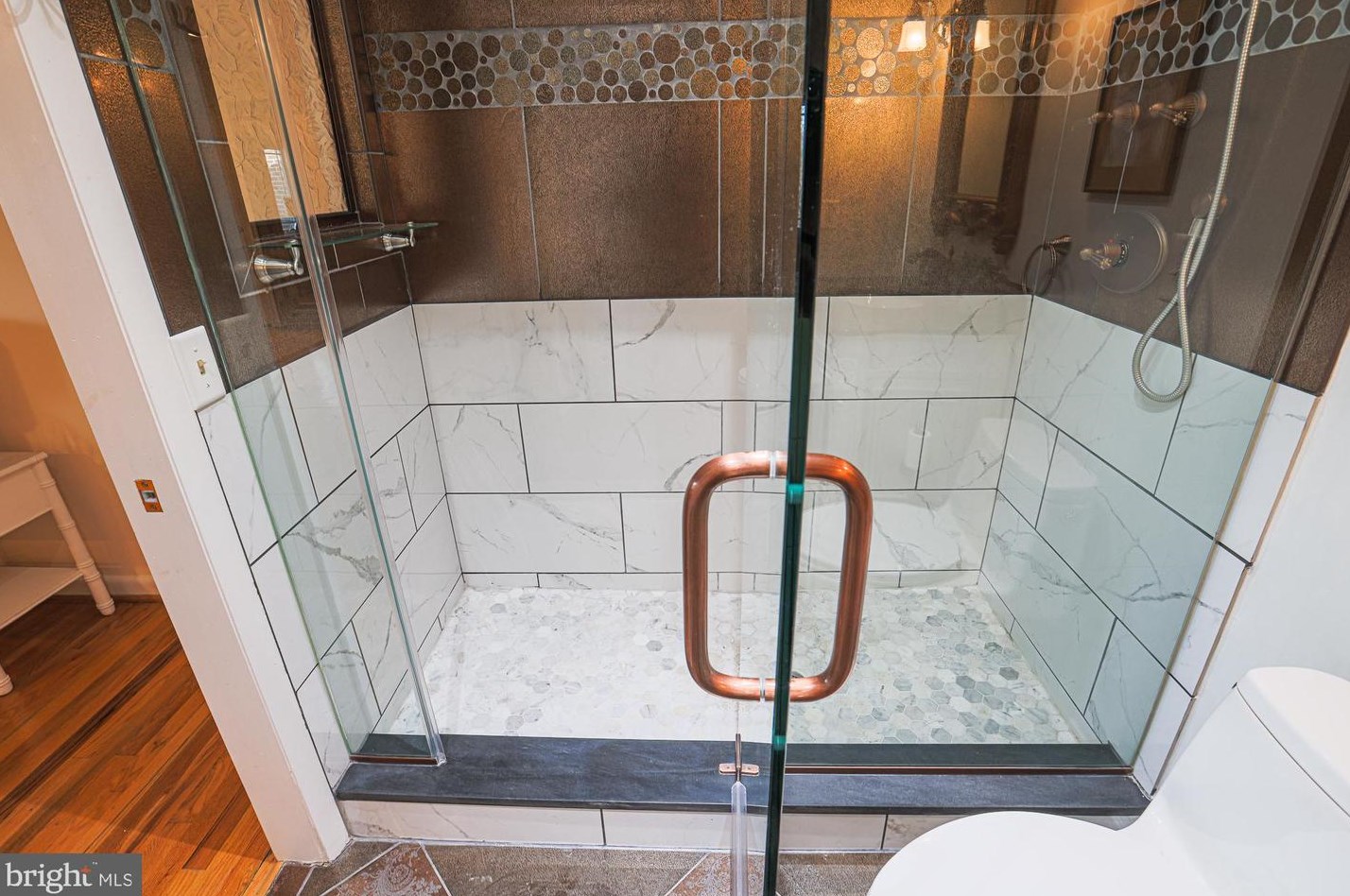 6114 Buckingham Mnr Dr, Baltimore MD 21210-1004 exterior