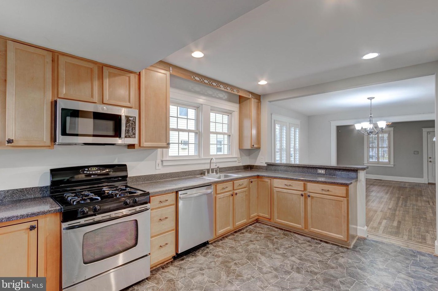 5633 Oregon Ave, Baltimore MD 21227-3930 exterior