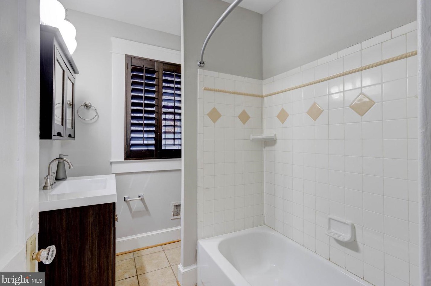 5633 Oregon Ave, Baltimore MD 21227-3930 exterior