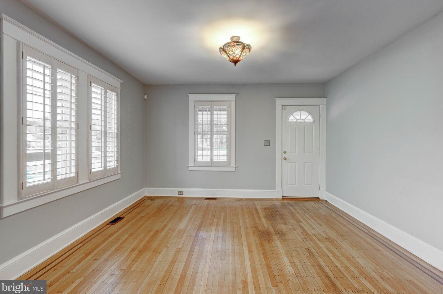 5633 Oregon Ave, Baltimore MD 21227-3930 exterior