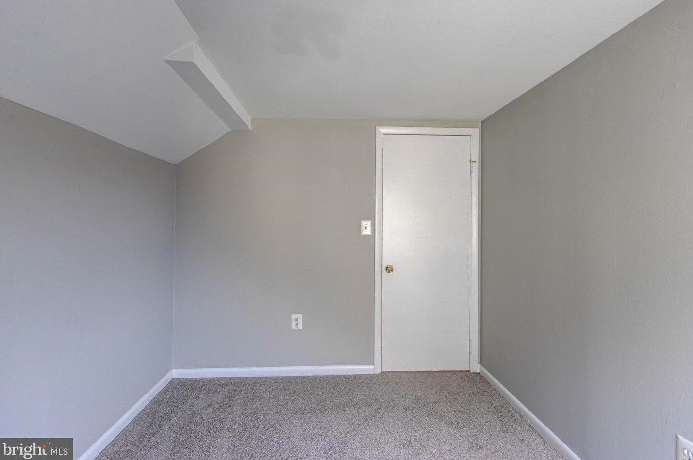 5633 Oregon Ave, Baltimore MD 21227-3930 exterior