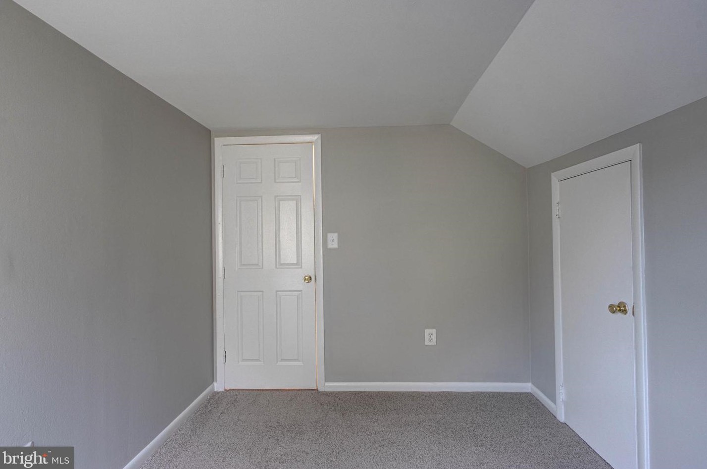 5633 Oregon Ave, Baltimore MD 21227-3930 exterior