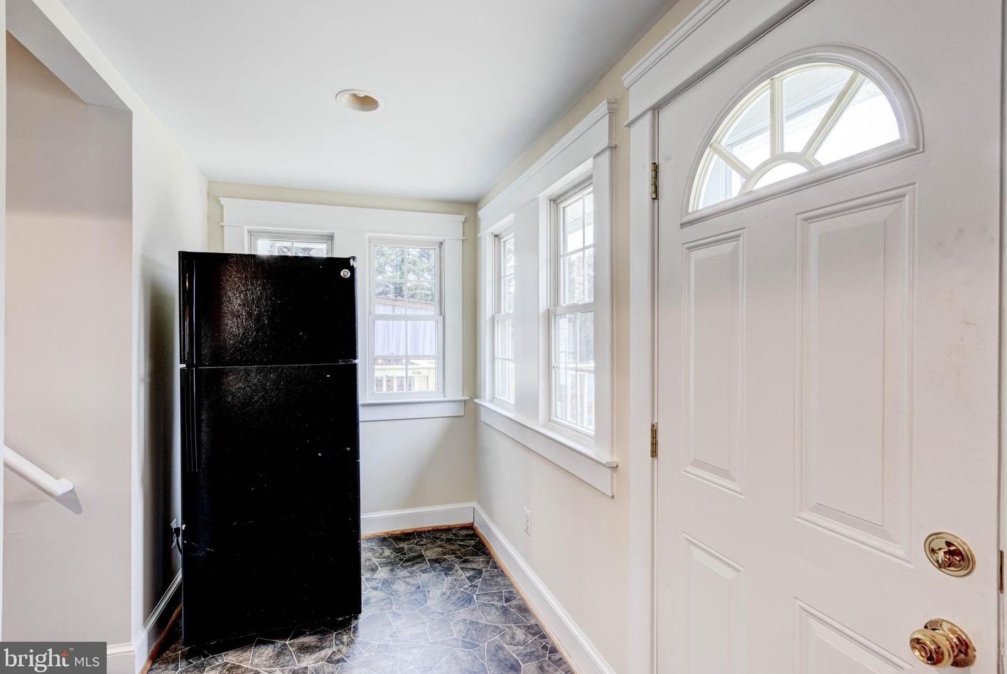 5633 Oregon Ave, Baltimore MD 21227-3930 exterior