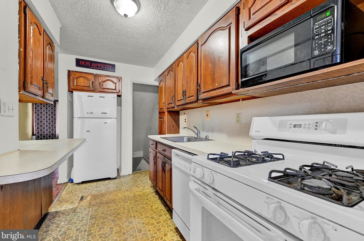 938 Elton Ave, Baltimore MD  21224-3320 exterior