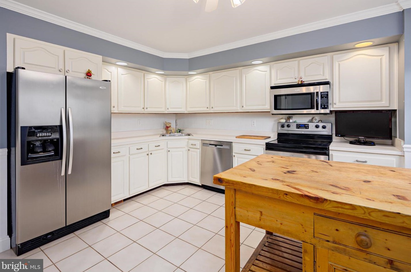 7410 Old Battle Grove Rd, Baltimore MD  21222-3503 exterior