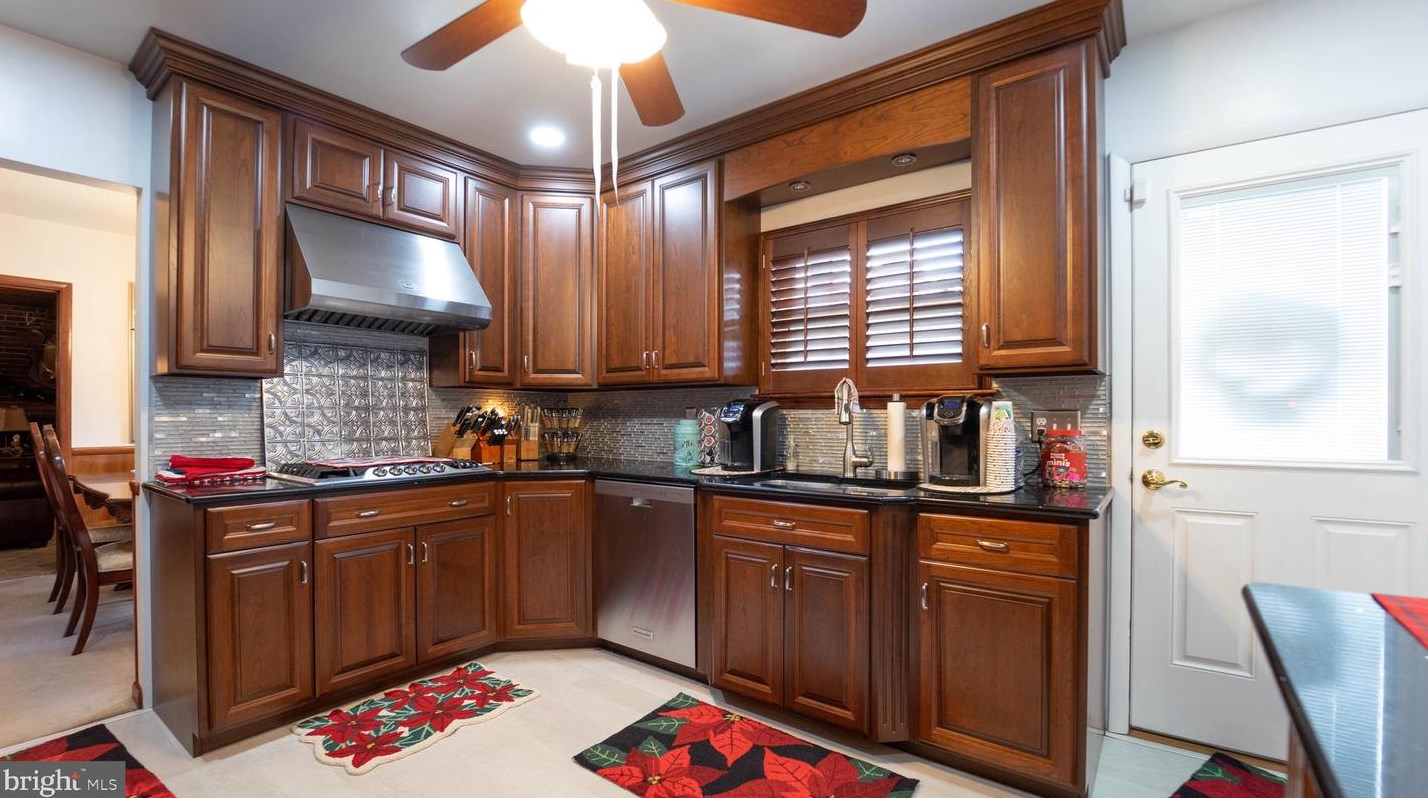 921 Virginia Ave, Baltimore MD  21221-5032 exterior