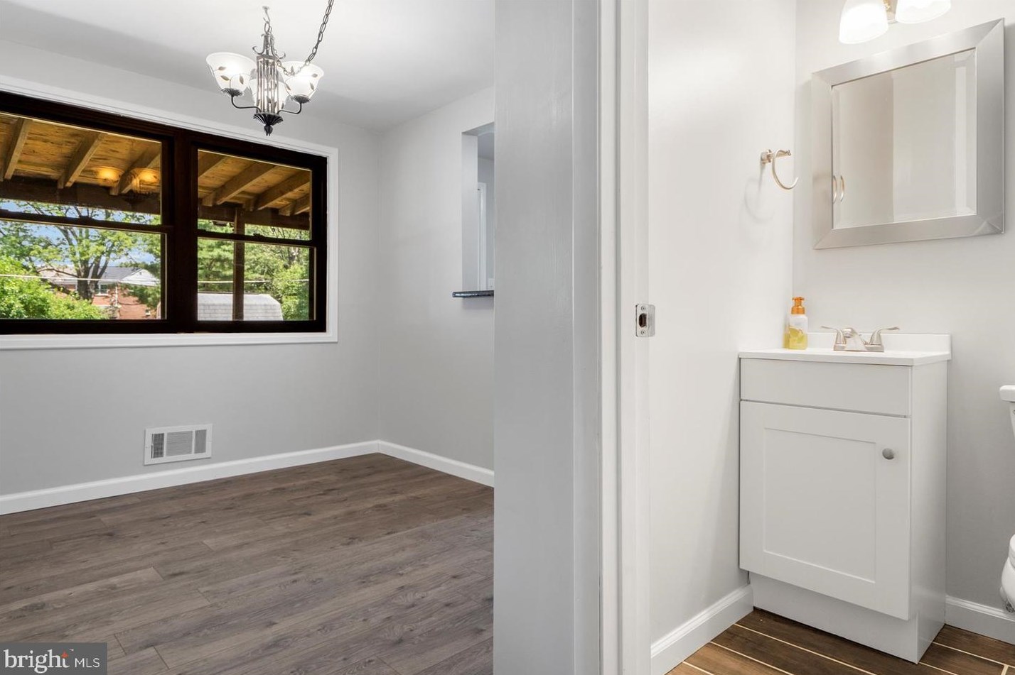 1110 Middleborough Rd, Baltimore MD  21221-5916 exterior