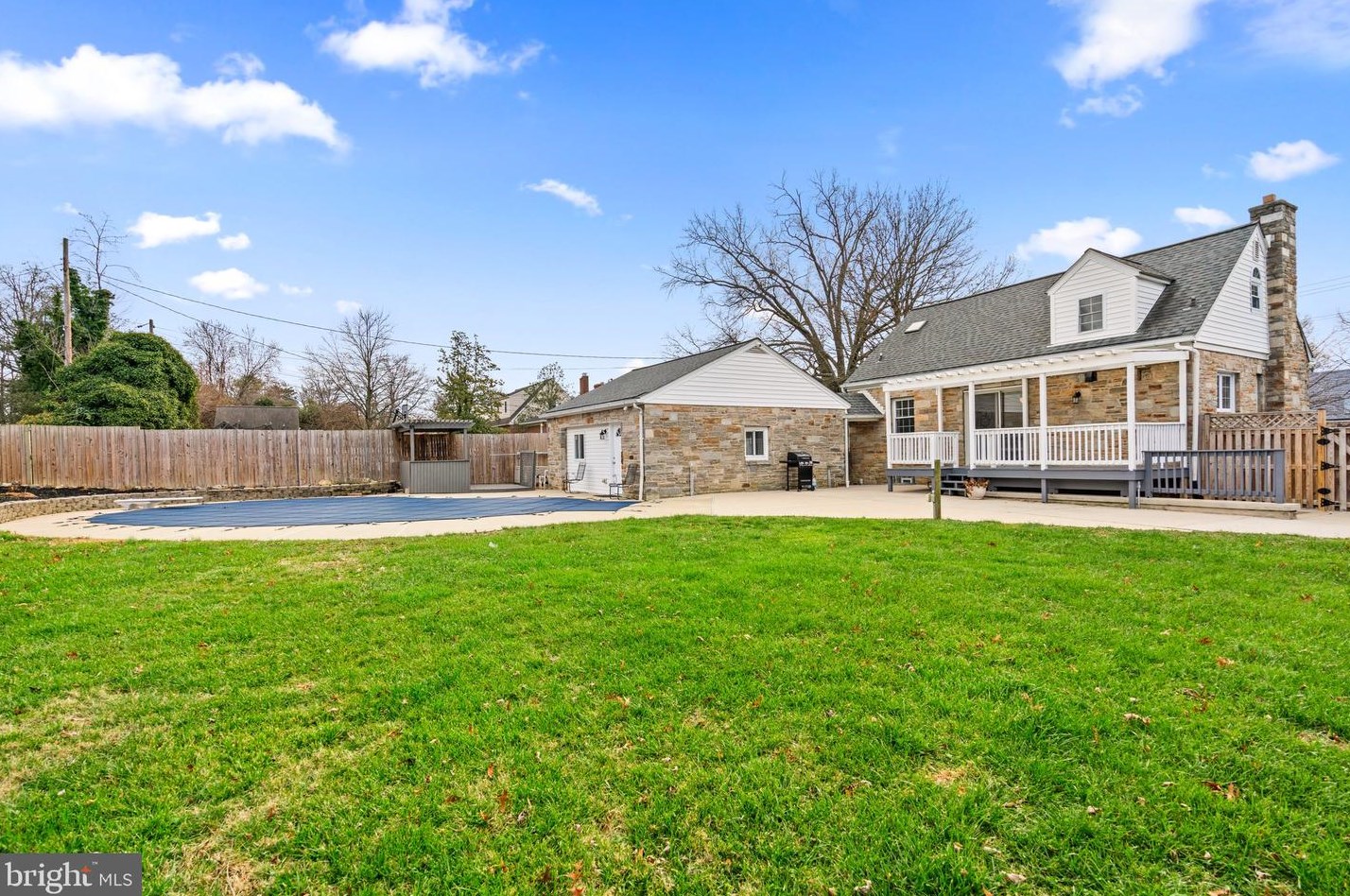 211 Rolling Rd, Baltimore MD  21228-5719 exterior