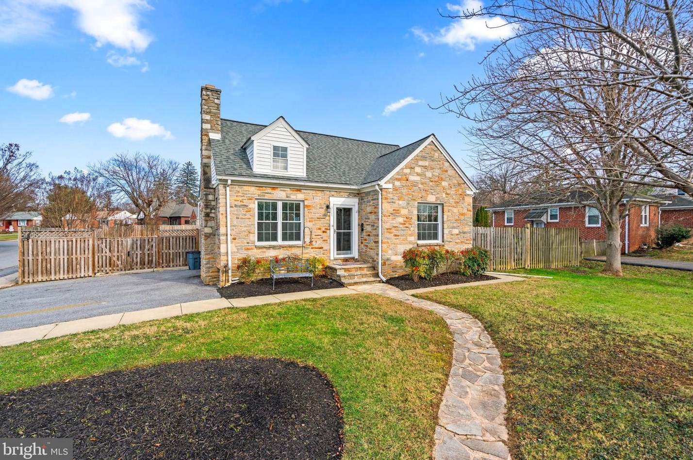 211 Rolling Rd, Baltimore MD  21228-5719 exterior