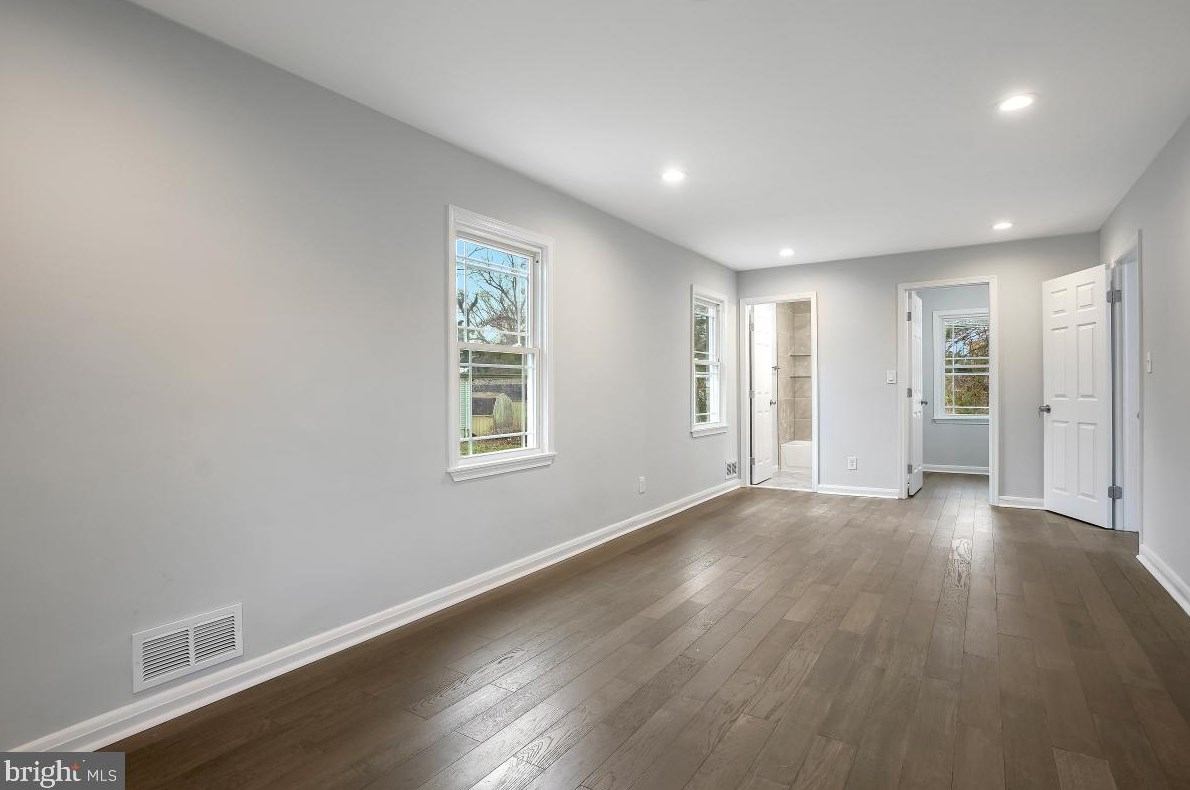 705 Woodsdale Ave, Baltimore MD  21228-2858 exterior