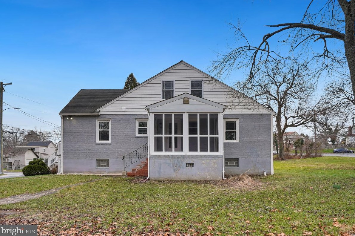 705 Woodsdale Ave, Baltimore MD  21228-2858 exterior