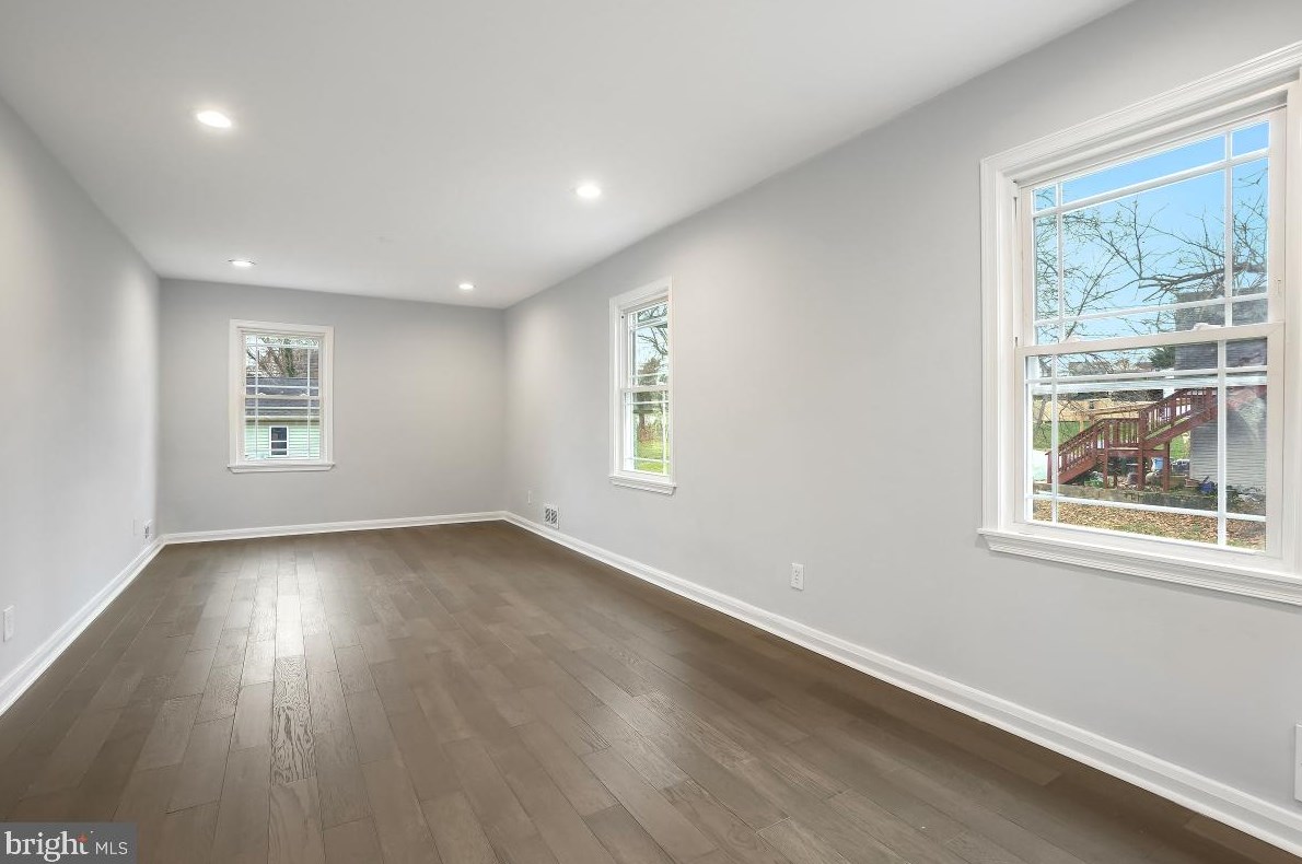 705 Woodsdale Ave, Baltimore MD  21228-2858 exterior