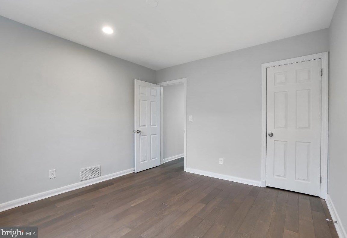 705 Woodsdale Ave, Baltimore MD  21228-2858 exterior