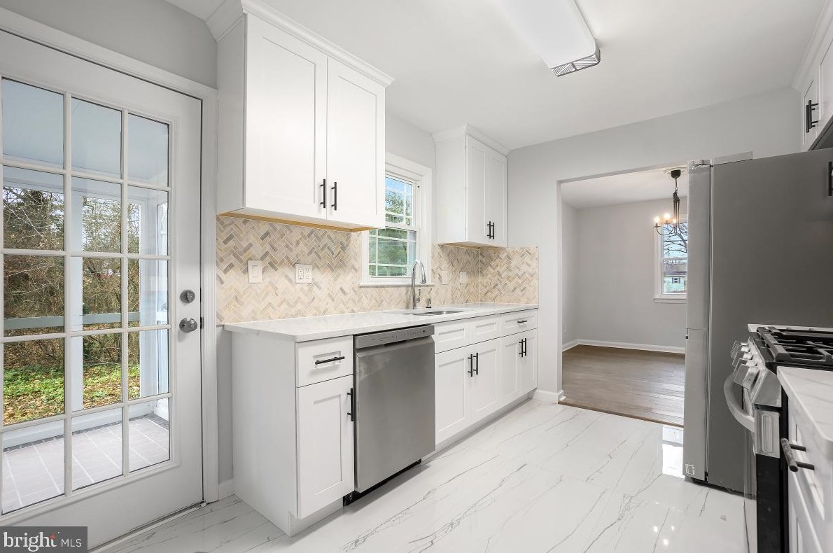 705 Woodsdale Ave, Baltimore MD  21228-2858 exterior