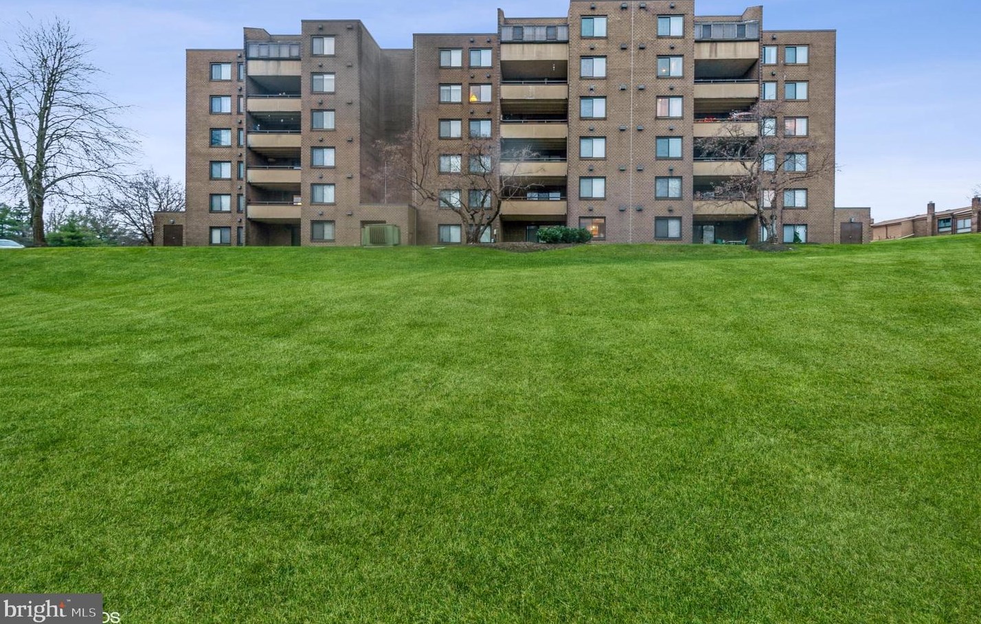 1 High Stepper Ct, Baltimore MD  21208-6369 exterior