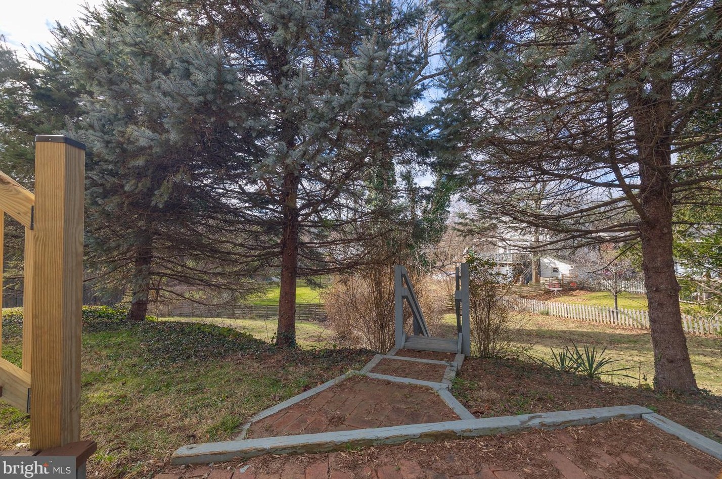 306 Maiden Choice Ln, Baltimore MD  21228-3627 exterior