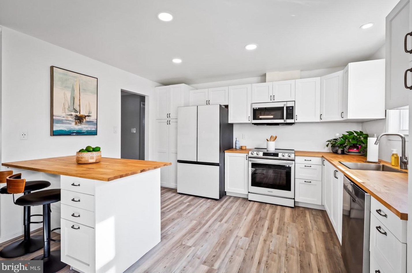 2 Stout Run Ct, Baltimore MD  21228-2437 exterior