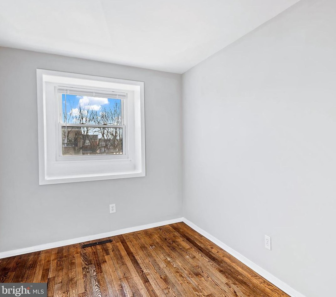 1007 Stormont Cir, Baltimore MD  21227-3818 exterior