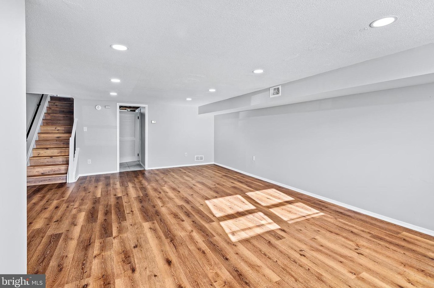 1007 Stormont Cir, Baltimore MD  21227-3818 exterior