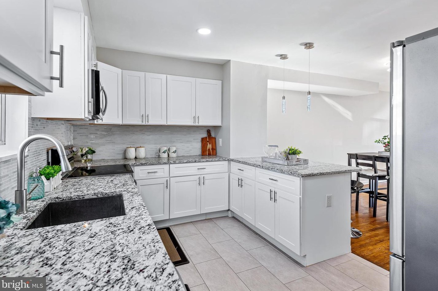 1007 Stormont Cir, Baltimore MD  21227-3818 exterior