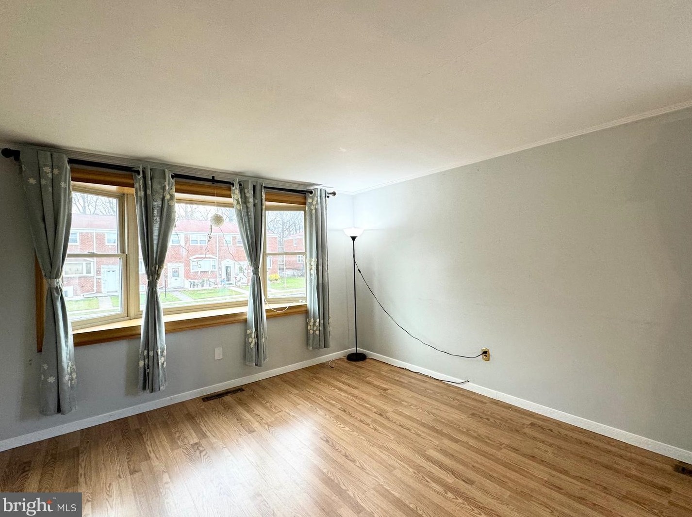 942 Circle Dr, Baltimore MD  21227-2322 exterior