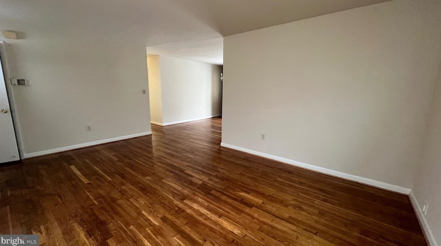 6218 Collinsway Rd, Baltimore MD  21228-2739 exterior