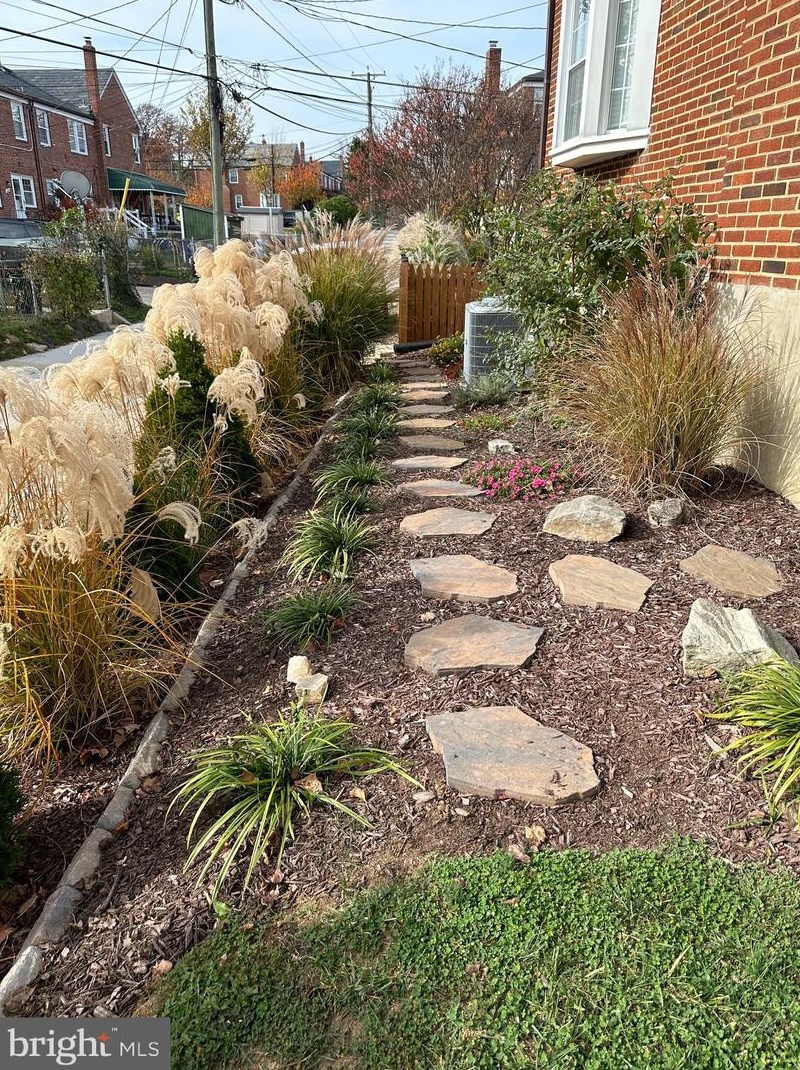 308 Stratford Rd, Baltimore MD  21228-1844 exterior