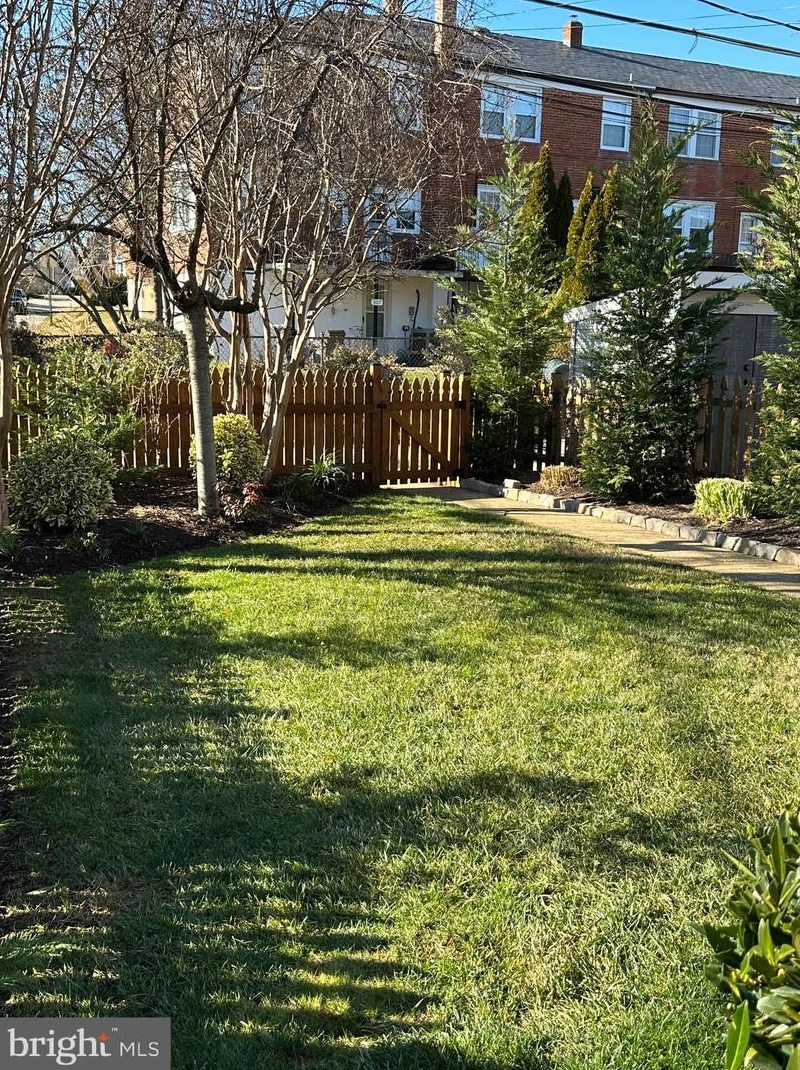 308 Stratford Rd, Baltimore MD  21228-1844 exterior