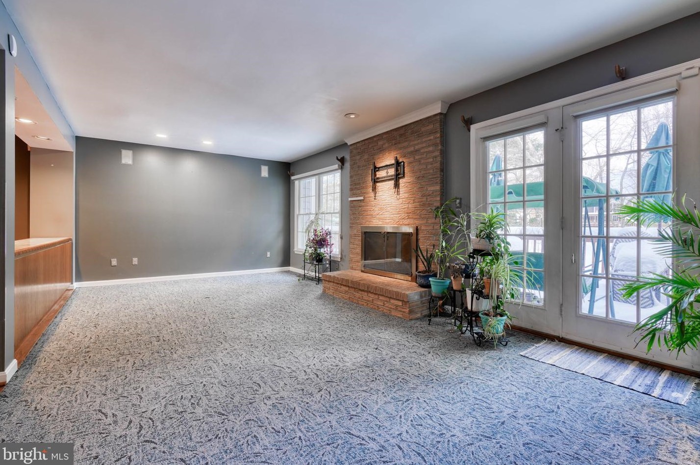 38 River Oaks Cir, Baltimore MD  21208-6358 exterior