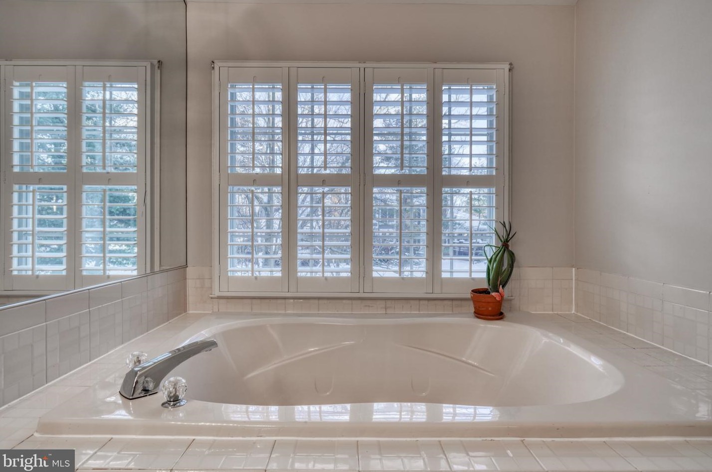 38 River Oaks Cir, Baltimore MD  21208-6358 exterior