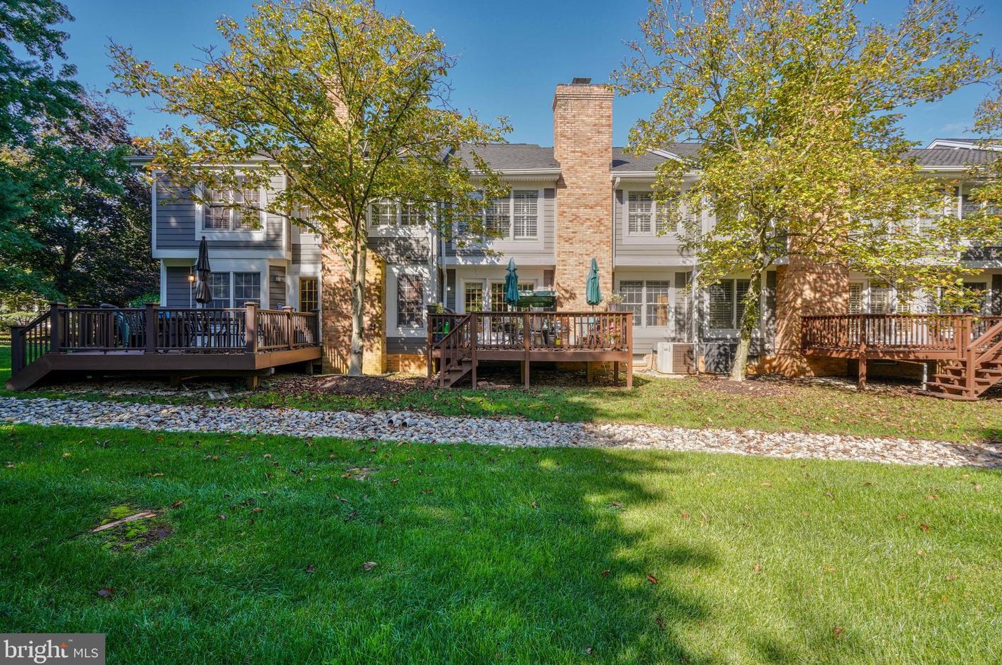 38 River Oaks Cir, Baltimore MD  21208-6358 exterior