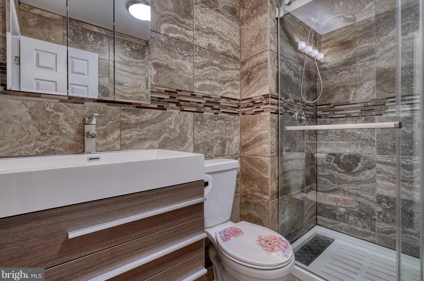 38 River Oaks Cir, Baltimore MD  21208-6358 exterior