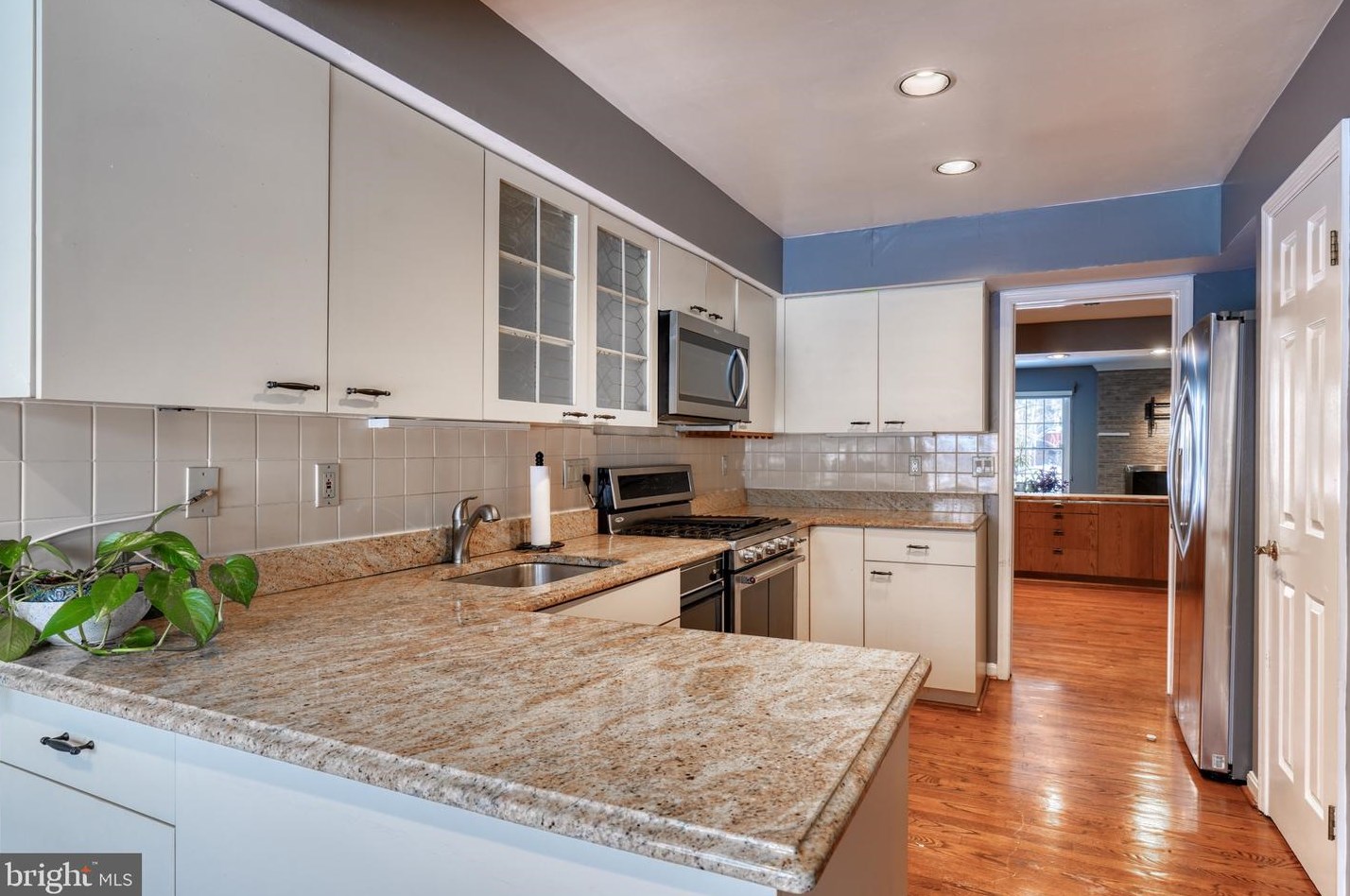 38 River Oaks Cir, Baltimore MD  21208-6358 exterior