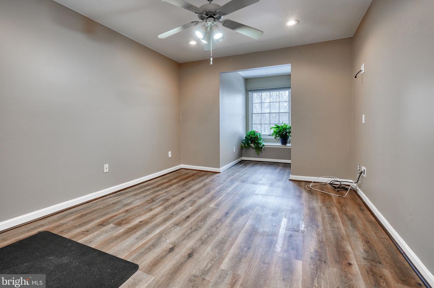 38 River Oaks Cir, Baltimore MD  21208-6358 exterior