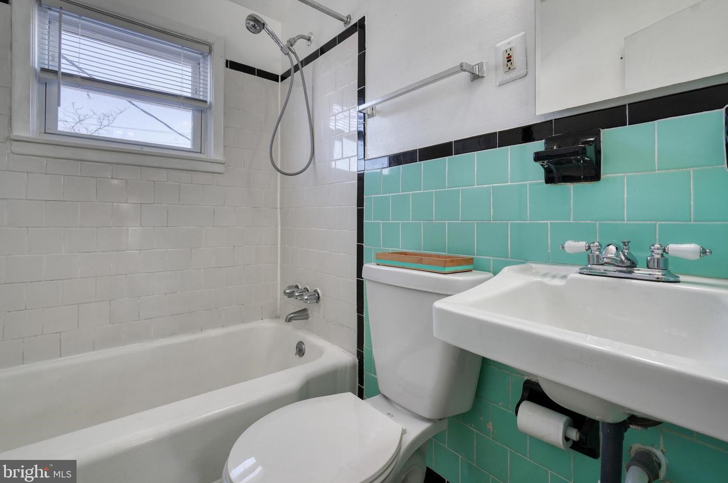 2058 Jasmine Rd, Baltimore MD  21222-5638 exterior