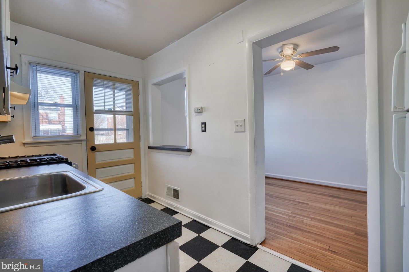 2058 Jasmine Rd, Baltimore MD  21222-5638 exterior