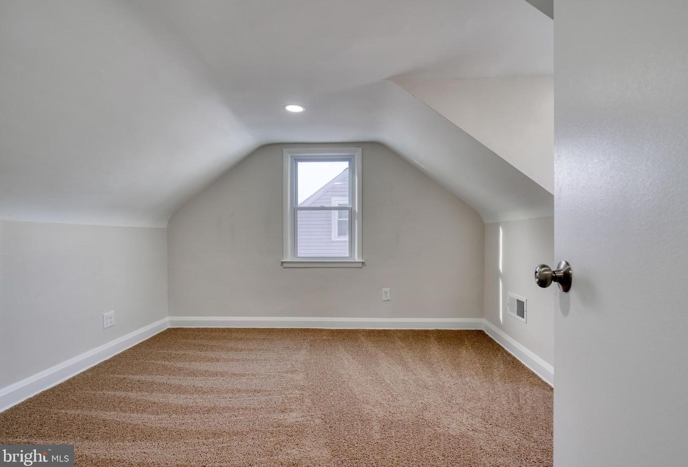 98 Avalon Ave, Baltimore MD  21222-4849 exterior