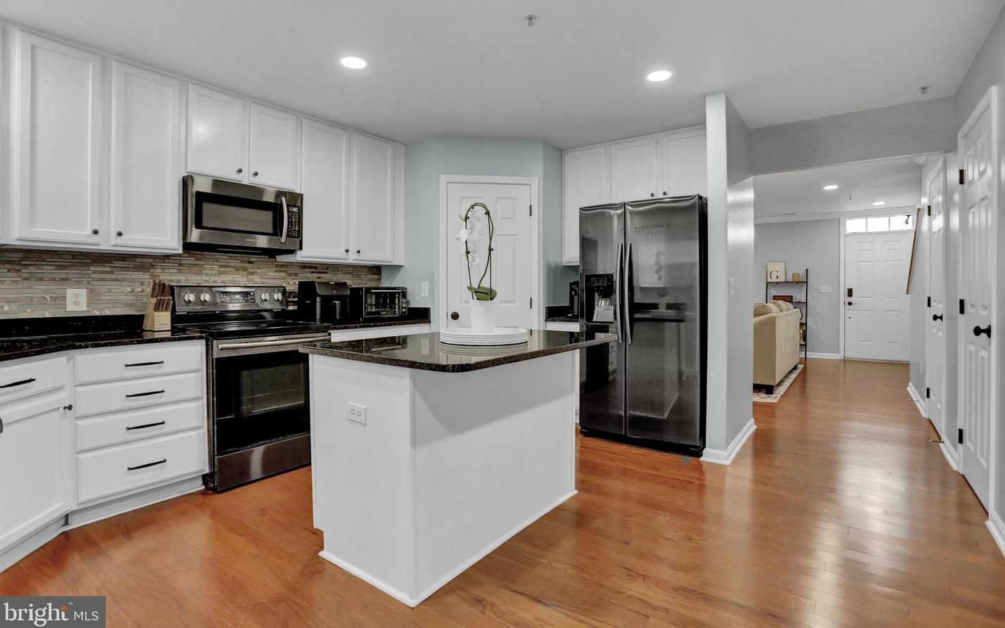 658 Luthardt Rd, Baltimore MD  21220-2380 exterior