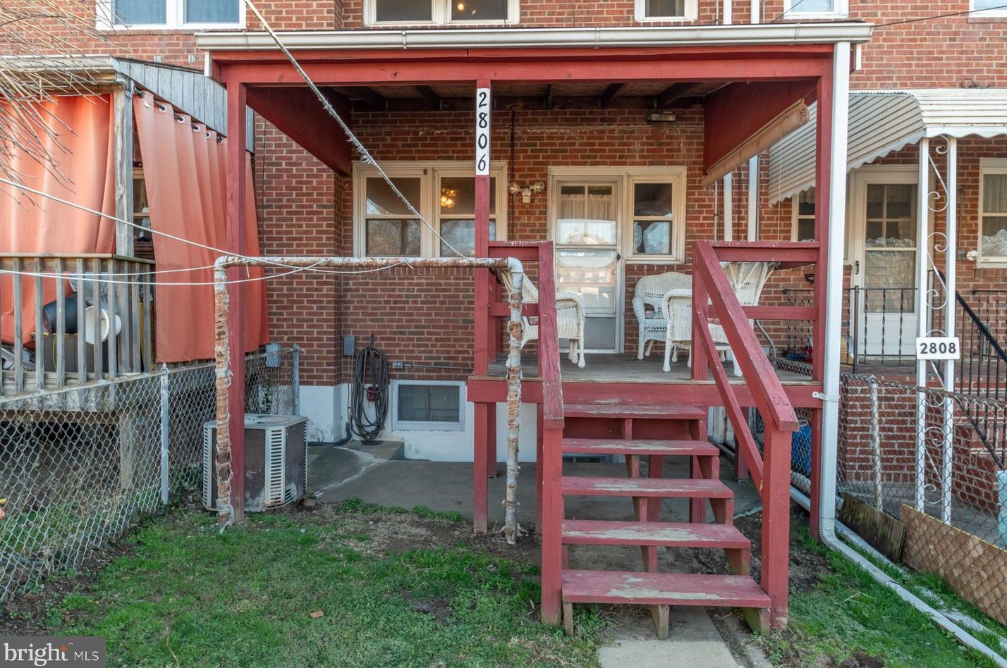 2806 Creston Rd, Baltimore MD  21222-2210 exterior