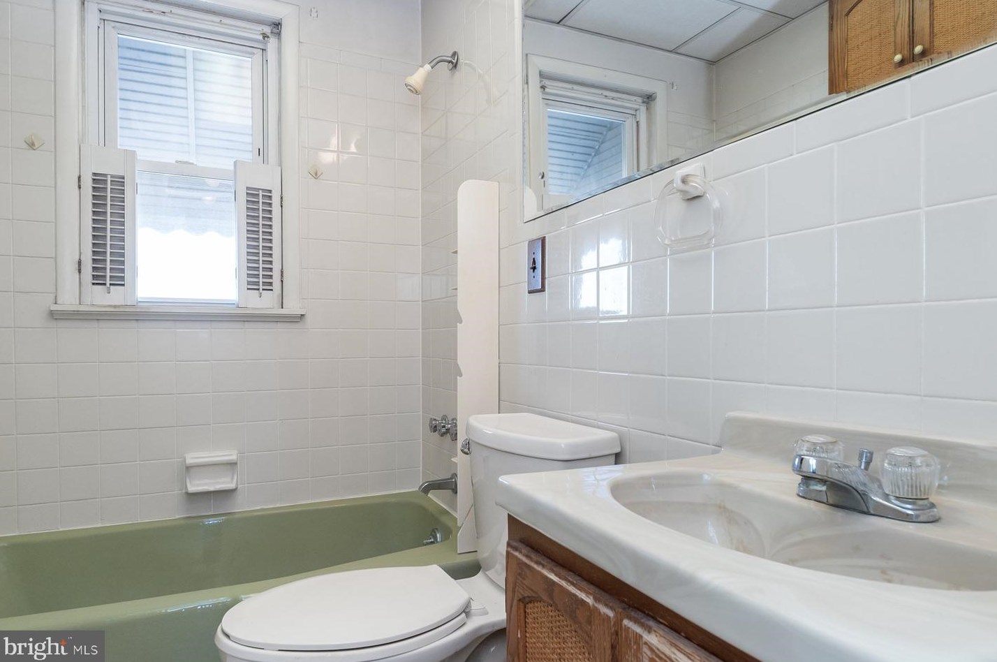 2806 Creston Rd, Baltimore MD  21222-2210 exterior