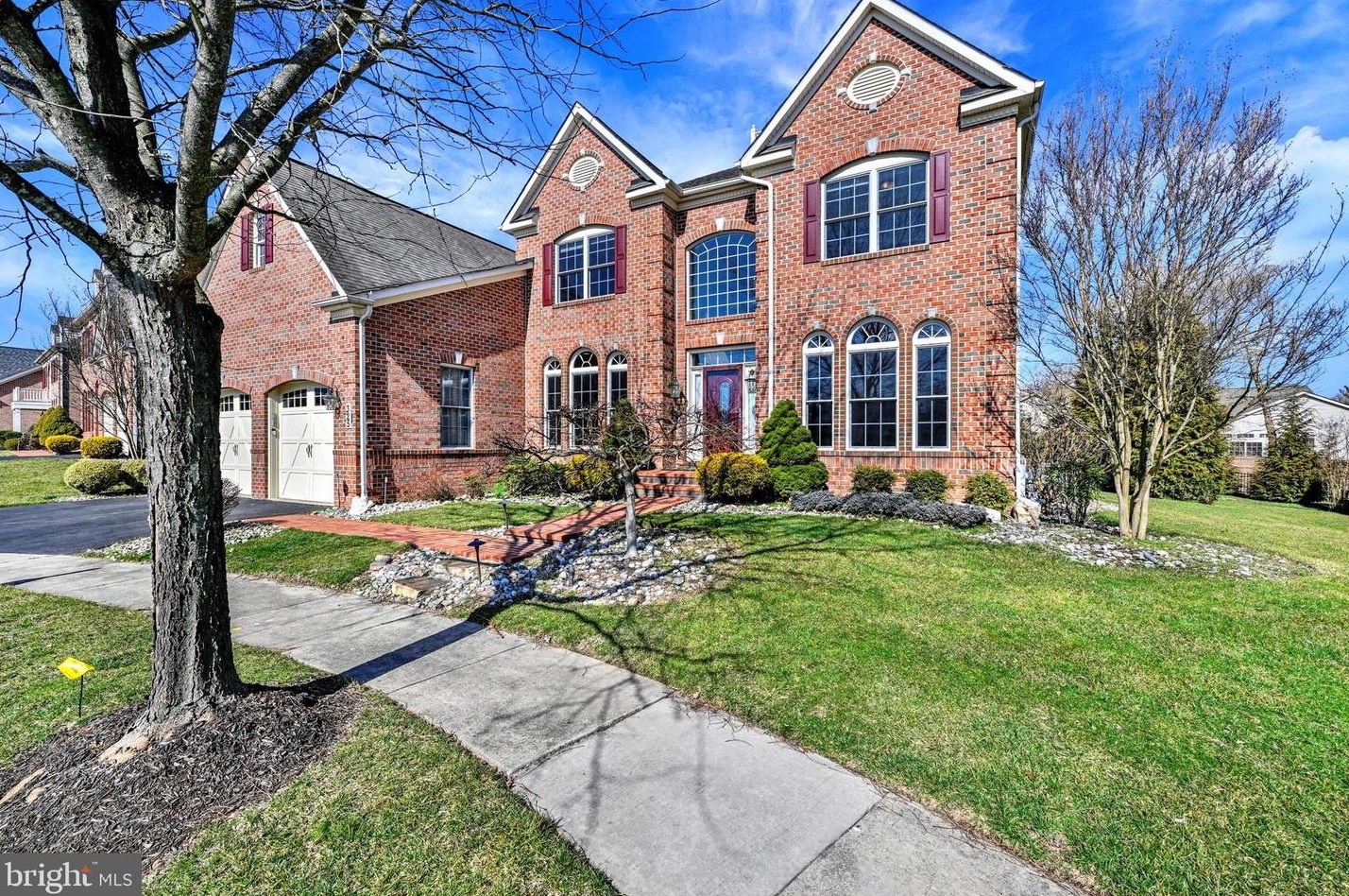 325 Lyon Ct, Baltimore MD  21208-1196 exterior