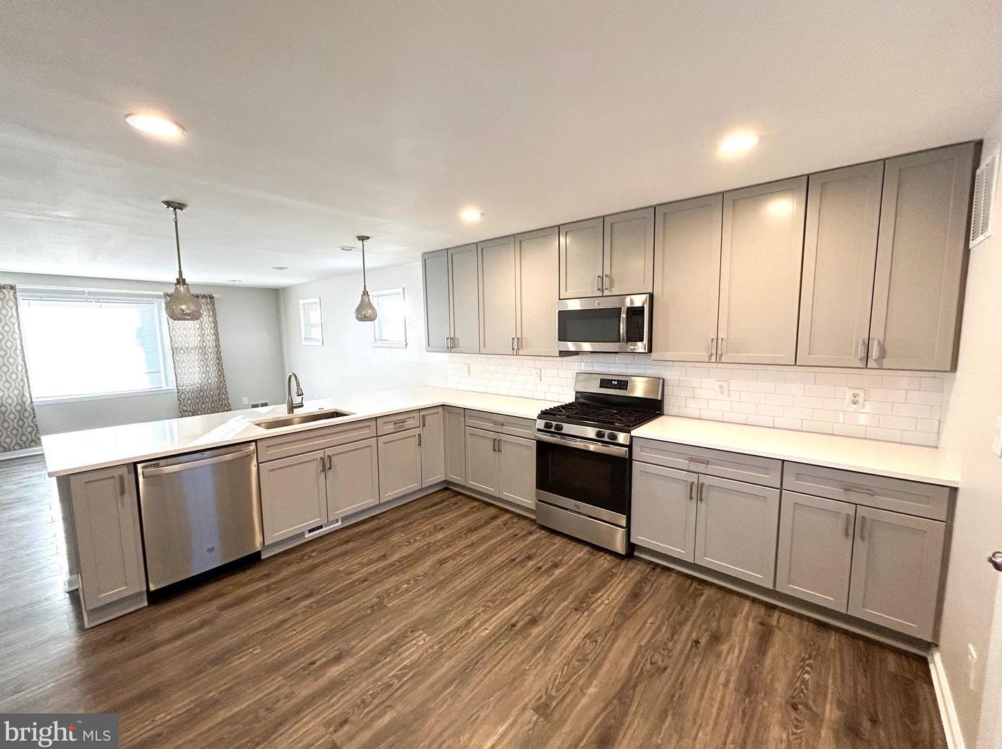 306 Severn Ave, Baltimore MD  21237-3228 exterior