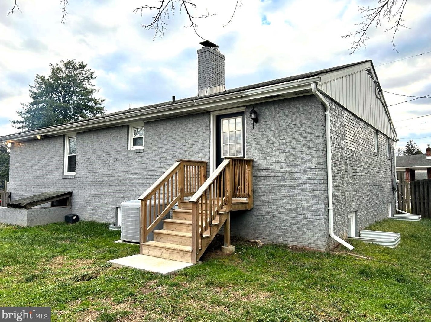 306 Severn Ave, Baltimore MD  21237-3228 exterior