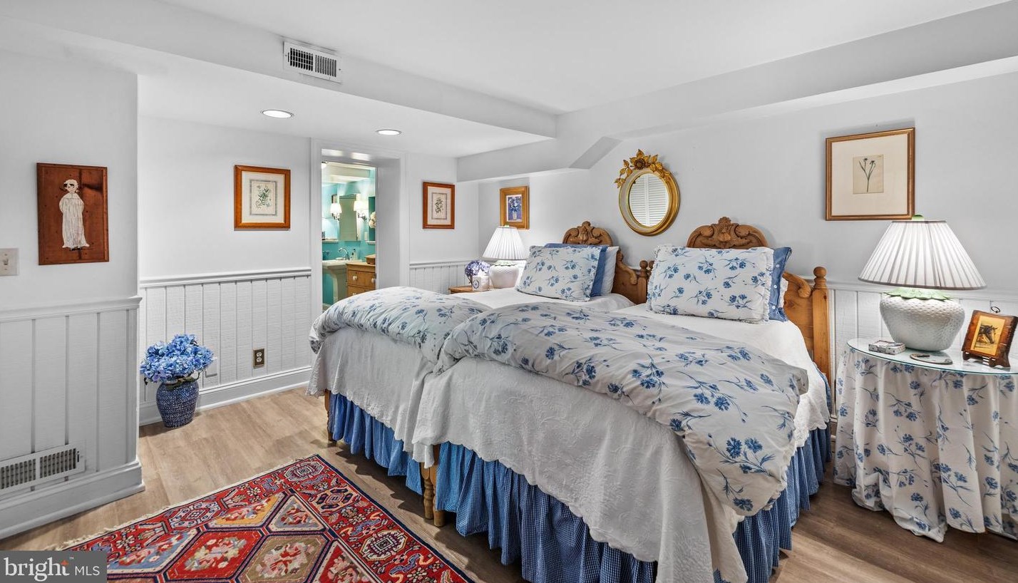 7917 Roldrew Ave, Baltimore MD 21204-3533 exterior