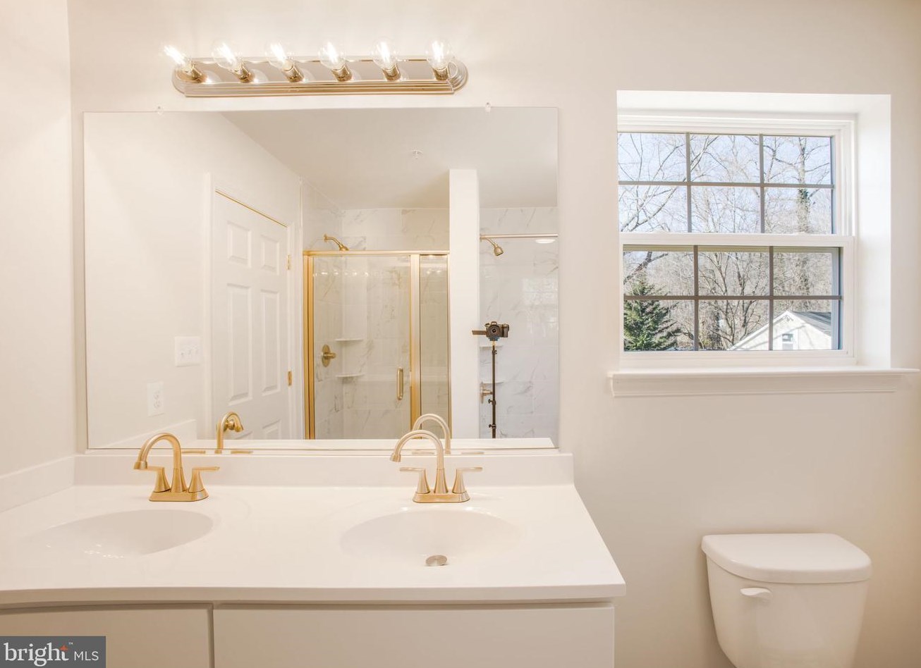 2939 Summit Ave, Baltimore MD  21234-1715 exterior