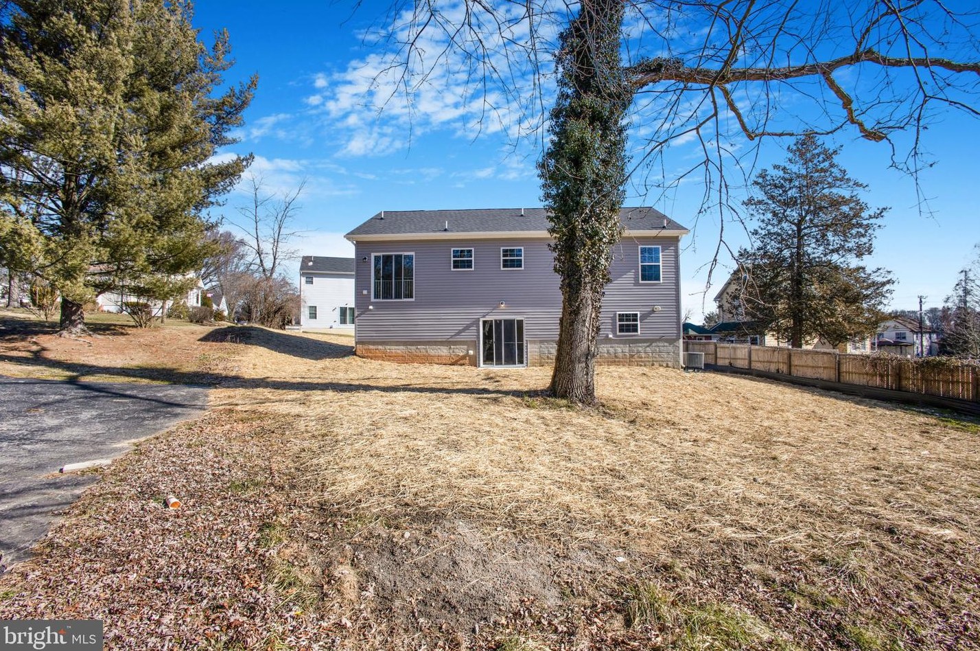 2939 Summit Ave, Baltimore MD  21234-1715 exterior