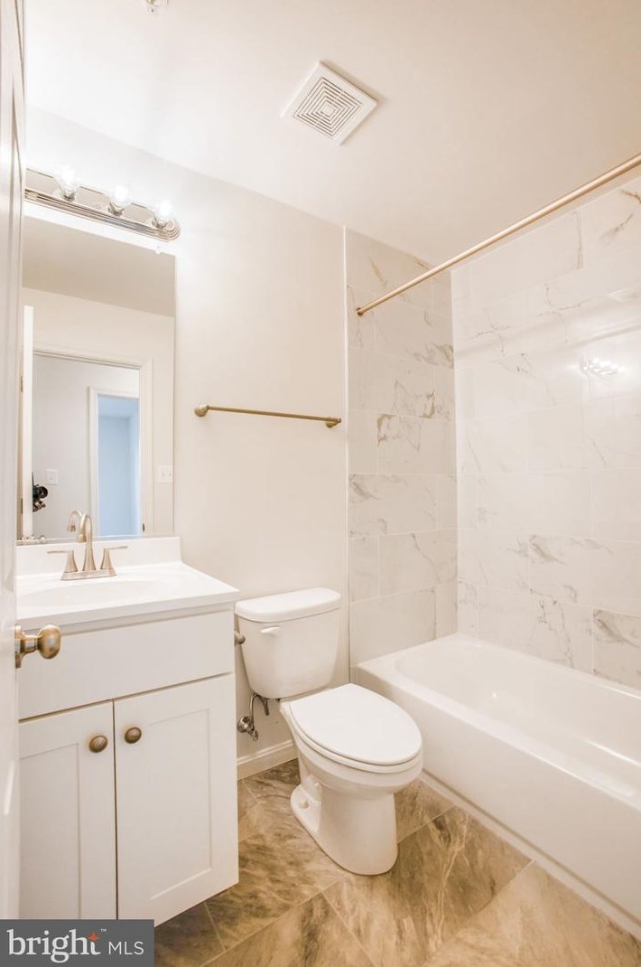 2939 Summit Ave, Baltimore MD  21234-1715 exterior